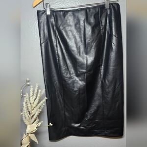Chic Black Leather Skirt